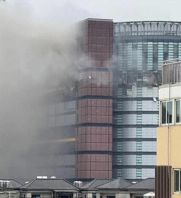 台湾台中百货商场爆炸致5死38伤