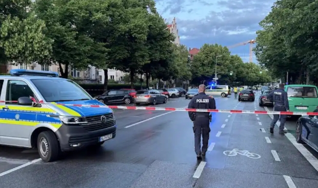 德国慕尼黑发生持刀袭击事件 警方开枪打死嫌疑人