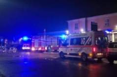 火车撞上3名穿越轨道的年轻人致1死2伤,多个班次取消和延误 ...