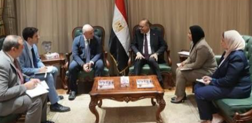 劳动部长开始对意大利进行正式访问以促进合作开拓劳动力市场