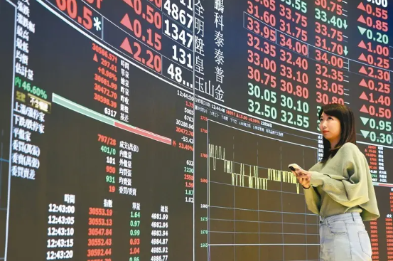 台股站上3万点国安基金退场护盘279天创纪录